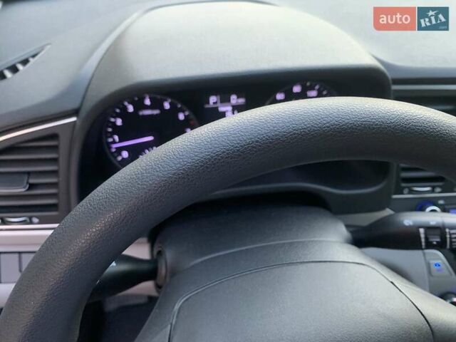 Сірий Хендай Елантра, об'ємом двигуна 2 л та пробігом 169 тис. км за 11700 $, фото 33 на Automoto.ua