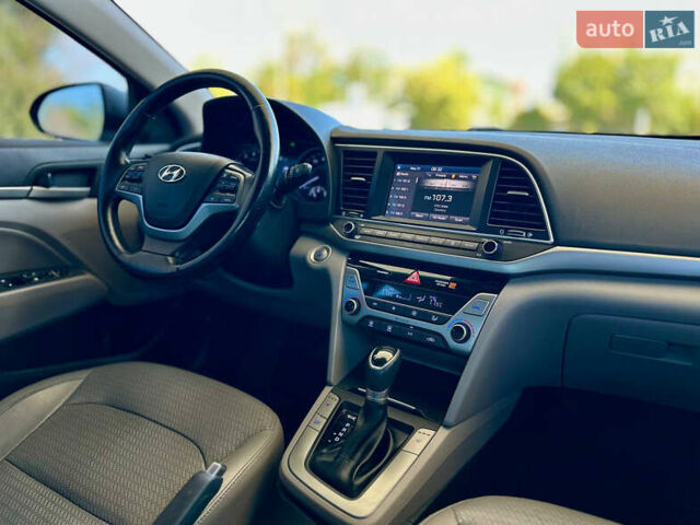 Хендай Элантра 2016 в Днепре (Днепропетровске) на Automoto.ua Серый Хендай Элантра, объемом двигателя 2 л и пробегом 199 тыс. км за 10999 $, фото 23 на Automoto.ua