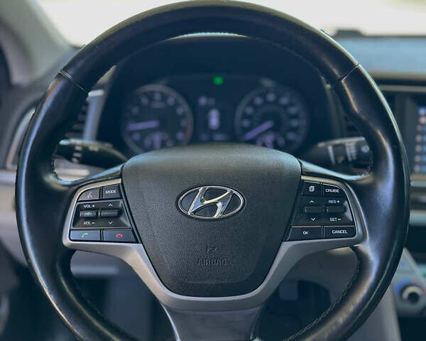 Хендай Элантра 2016 в Днепре (Днепропетровске) на Automoto.ua Серый Хендай Элантра, объемом двигателя 2 л и пробегом 199 тыс. км за 10999 $, фото 34 на Automoto.ua