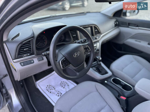 Сірий Хендай Елантра, об'ємом двигуна 2 л та пробігом 135 тис. км за 10899 $, фото 16 на Automoto.ua