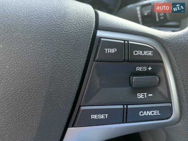 Сірий Хендай Елантра, об'ємом двигуна 2 л та пробігом 169 тис. км за 11700 $, фото 27 на Automoto.ua