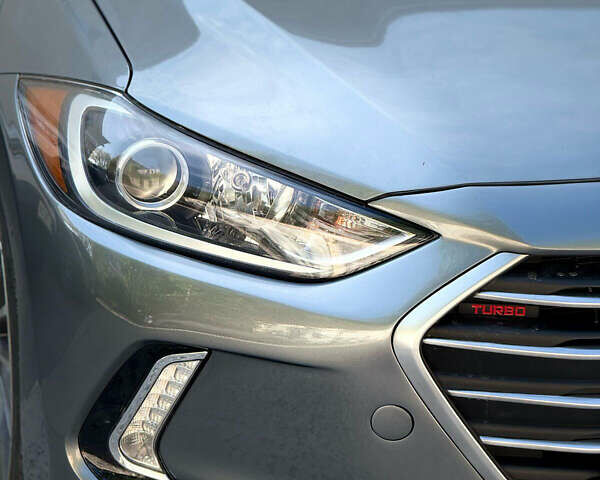 Серый Хендай Элантра, объемом двигателя 1.59 л и пробегом 110 тыс. км за 13000 $, фото 1 на Automoto.ua