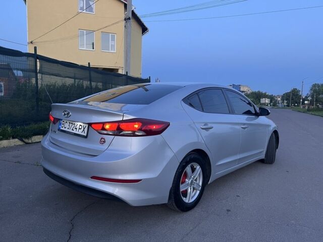 Серый Хендай Элантра, объемом двигателя 2 л и пробегом 190 тыс. км за 9500 $, фото 5 на Automoto.ua