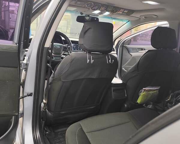 Серый Хендай Элантра, объемом двигателя 2 л и пробегом 179 тыс. км за 13800 $, фото 33 на Automoto.ua