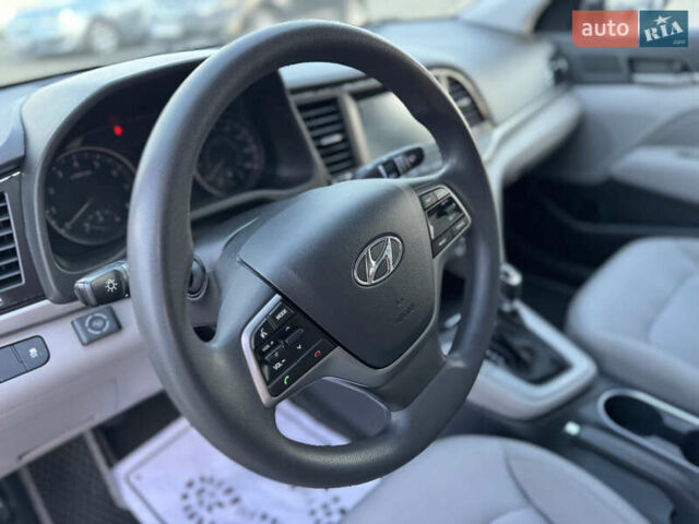Сірий Хендай Елантра, об'ємом двигуна 2 л та пробігом 135 тис. км за 10899 $, фото 18 на Automoto.ua