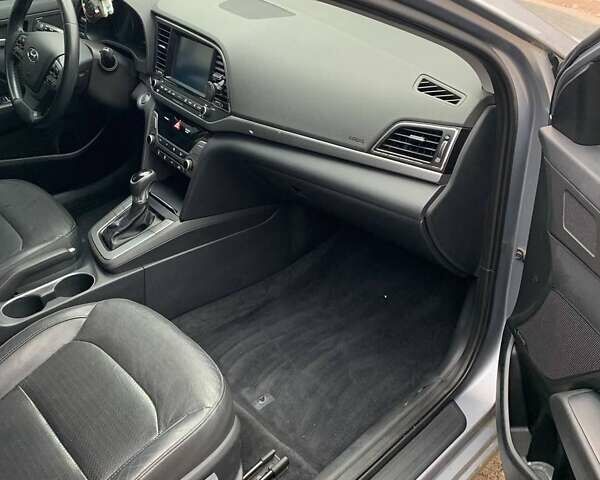 Серый Хендай Элантра, объемом двигателя 2 л и пробегом 122 тыс. км за 9500 $, фото 28 на Automoto.ua