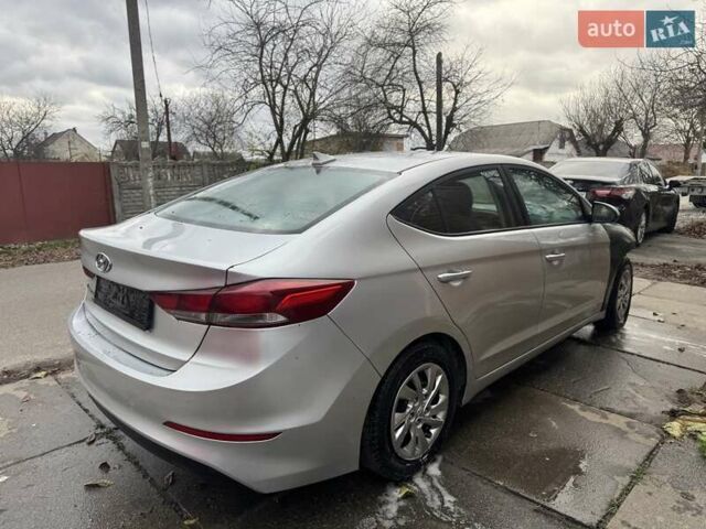 Серый Хендай Элантра, объемом двигателя 2 л и пробегом 150 тыс. км за 3800 $, фото 2 на Automoto.ua