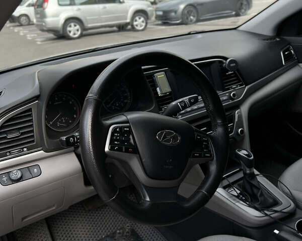 Серый Хендай Элантра, объемом двигателя 2 л и пробегом 115 тыс. км за 12000 $, фото 9 на Automoto.ua