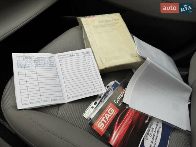 Серый Хендай Элантра, объемом двигателя 2 л и пробегом 135 тыс. км за 9999 $, фото 31 на Automoto.ua