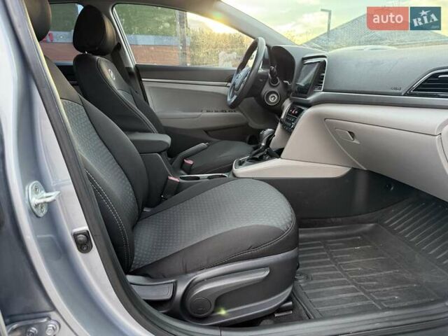 Сірий Хендай Елантра, об'ємом двигуна 2 л та пробігом 225 тис. км за 10300 $, фото 9 на Automoto.ua