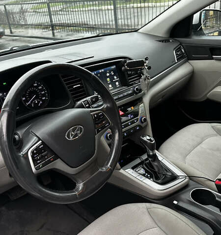 Серый Хендай Элантра, объемом двигателя 2 л и пробегом 190 тыс. км за 10200 $, фото 8 на Automoto.ua