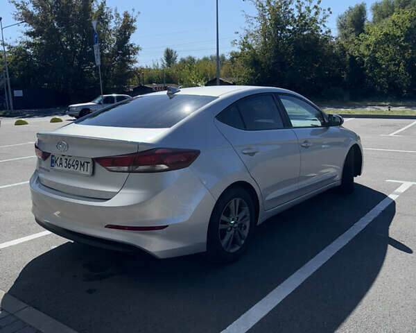 Сірий Хендай Елантра, об'ємом двигуна 2 л та пробігом 129 тис. км за 10000 $, фото 2 на Automoto.ua