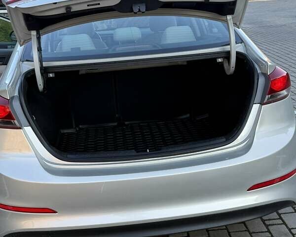 Серый Хендай Элантра, объемом двигателя 2 л и пробегом 115 тыс. км за 11150 $, фото 23 на Automoto.ua