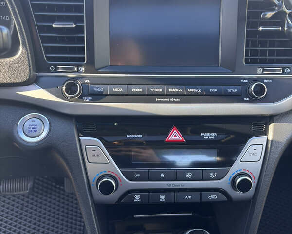 Хендай Элантра 2016 в Киеве на Automoto.ua Серый Хендай Элантра, объемом двигателя 2 л и пробегом 70 тыс. км за 14000 $, фото 15 на Automoto.ua