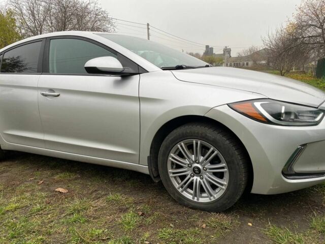 Серый Хендай Элантра, объемом двигателя 2 л и пробегом 115 тыс. км за 11300 $, фото 2 на Automoto.ua