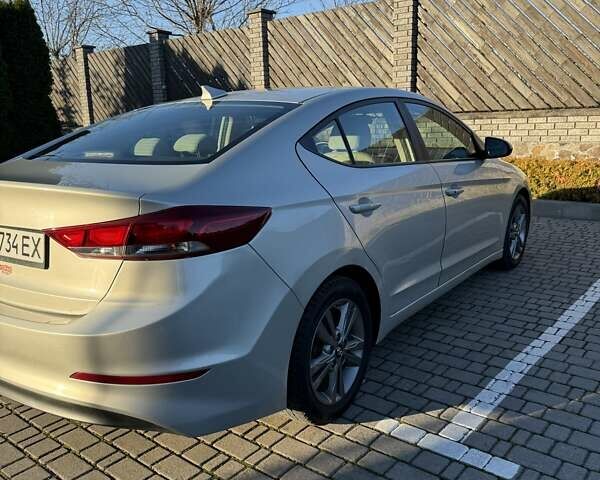 Серый Хендай Элантра, объемом двигателя 2 л и пробегом 115 тыс. км за 11150 $, фото 5 на Automoto.ua