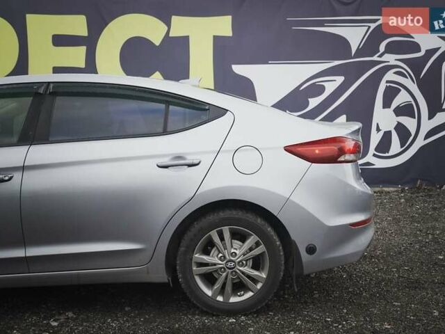 Серый Хендай Элантра, объемом двигателя 2 л и пробегом 147 тыс. км за 10499 $, фото 3 на Automoto.ua