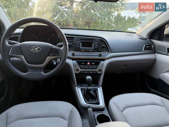 Серый Хендай Элантра, объемом двигателя 2 л и пробегом 138 тыс. км за 9900 $, фото 9 на Automoto.ua