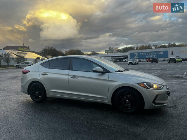 Серый Хендай Элантра, объемом двигателя 2 л и пробегом 136 тыс. км за 10700 $, фото 2 на Automoto.ua