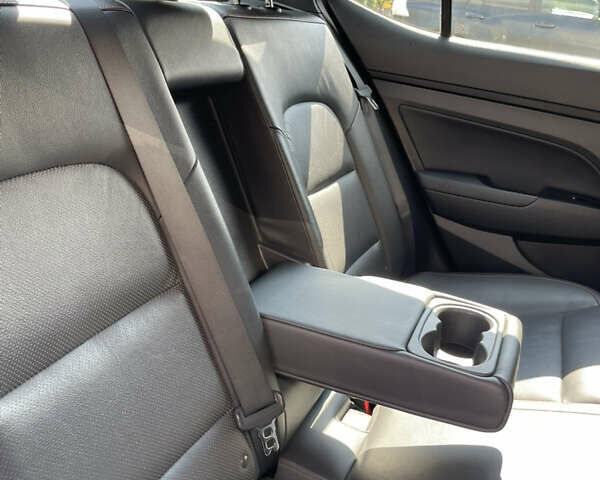 Серый Хендай Элантра, объемом двигателя 1.59 л и пробегом 110 тыс. км за 13000 $, фото 10 на Automoto.ua