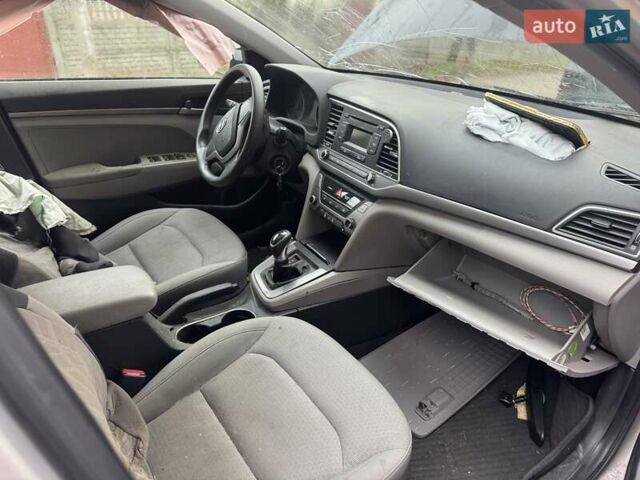 Серый Хендай Элантра, объемом двигателя 2 л и пробегом 150 тыс. км за 3800 $, фото 8 на Automoto.ua