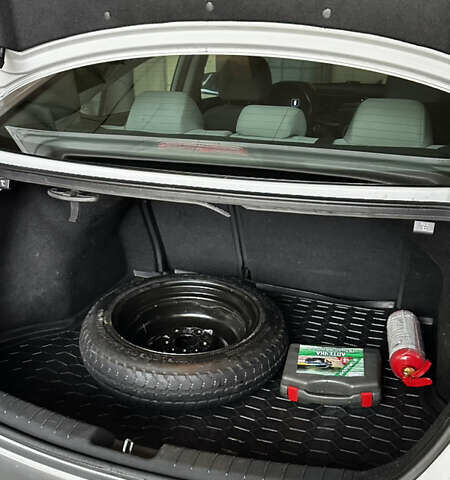 Серый Хендай Элантра, объемом двигателя 2 л и пробегом 190 тыс. км за 10200 $, фото 13 на Automoto.ua