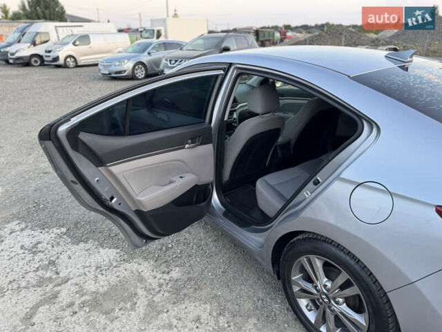 Сірий Хендай Елантра, об'ємом двигуна 2 л та пробігом 135 тис. км за 10899 $, фото 19 на Automoto.ua