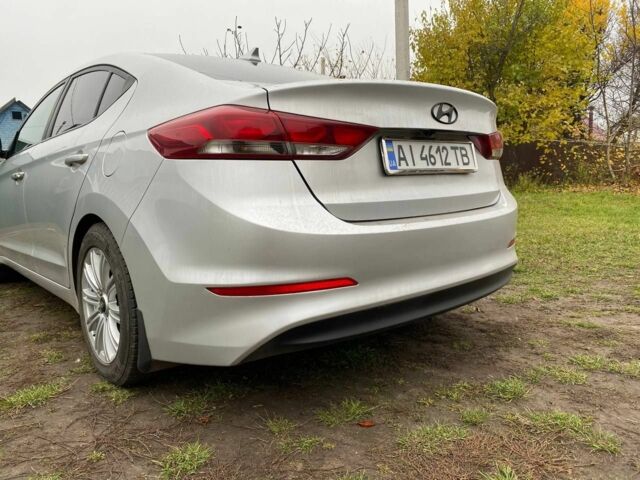 Серый Хендай Элантра, объемом двигателя 2 л и пробегом 115 тыс. км за 11300 $, фото 4 на Automoto.ua