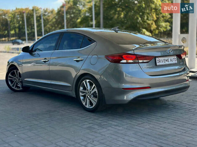 Хендай Элантра 2016 в Днепре (Днепропетровске) на Automoto.ua Серый Хендай Элантра, объемом двигателя 2 л и пробегом 199 тыс. км за 10999 $, фото 6 на Automoto.ua
