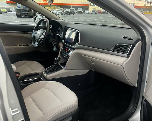 Серый Хендай Элантра, объемом двигателя 2 л и пробегом 136 тыс. км за 10700 $, фото 12 на Automoto.ua