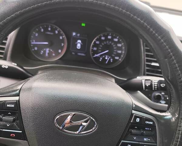 Серый Хендай Элантра, объемом двигателя 2 л и пробегом 179 тыс. км за 13800 $, фото 23 на Automoto.ua