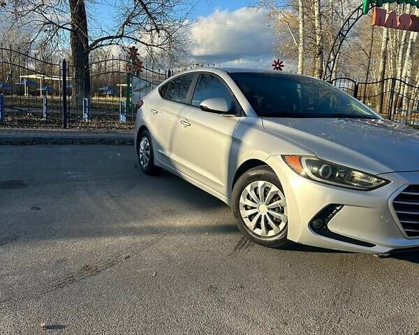 Серый Хендай Элантра, объемом двигателя 2 л и пробегом 185 тыс. км за 10500 $, фото 1 на Automoto.ua