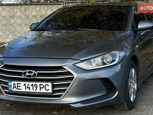 Серый Хендай Элантра, объемом двигателя 1.59 л и пробегом 179 тыс. км за 10699 $, фото 1 на Automoto.ua