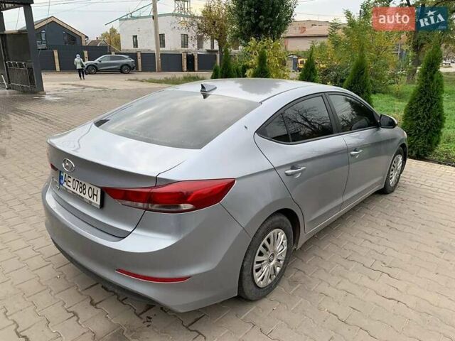 Хендай Элантра 2016 в Кривом Роге на Automoto.ua Серый Хендай Элантра, объемом двигателя 2 л и пробегом 109 тыс. км за 9300 $, фото 2 на Automoto.ua