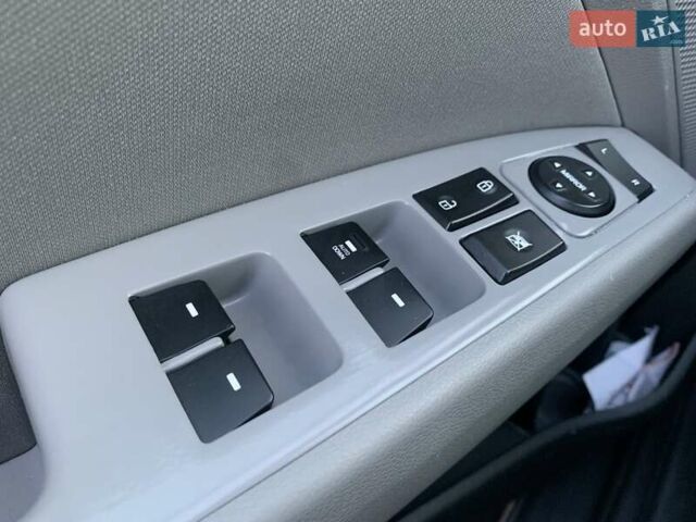 Сірий Хендай Елантра, об'ємом двигуна 2 л та пробігом 169 тис. км за 11700 $, фото 26 на Automoto.ua