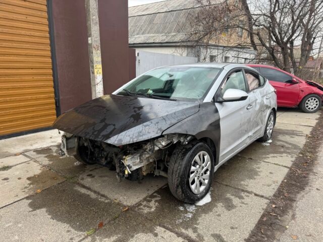 Серый Хендай Элантра, объемом двигателя 2 л и пробегом 150 тыс. км за 3800 $, фото 6 на Automoto.ua