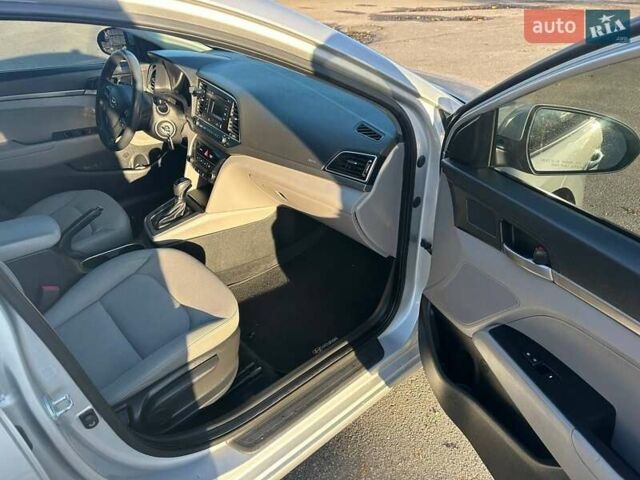 Серый Хендай Элантра, объемом двигателя 2 л и пробегом 185 тыс. км за 10500 $, фото 11 на Automoto.ua