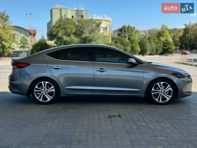 Хендай Элантра 2016 в Днепре (Днепропетровске) на Automoto.ua Серый Хендай Элантра, объемом двигателя 2 л и пробегом 199 тыс. км за 10999 $, фото 7 на Automoto.ua