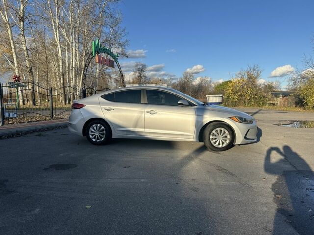 Серый Хендай Элантра, объемом двигателя 2 л и пробегом 186 тыс. км за 10500 $, фото 1 на Automoto.ua