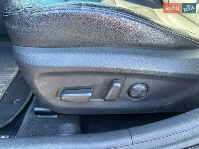 Серый Хендай Элантра, объемом двигателя 2 л и пробегом 122 тыс. км за 9500 $, фото 16 на Automoto.ua