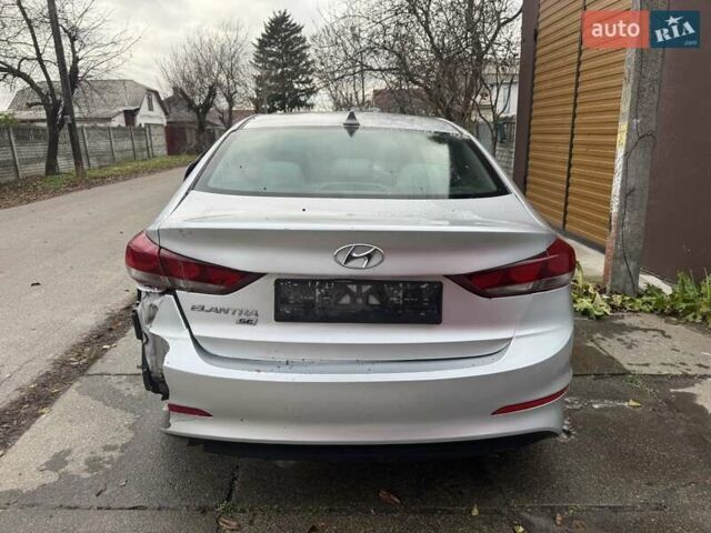 Серый Хендай Элантра, объемом двигателя 2 л и пробегом 150 тыс. км за 3800 $, фото 3 на Automoto.ua