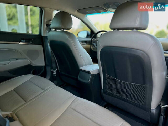 Хендай Элантра 2016 в Днепре (Днепропетровске) на Automoto.ua Серый Хендай Элантра, объемом двигателя 2 л и пробегом 199 тыс. км за 10999 $, фото 17 на Automoto.ua