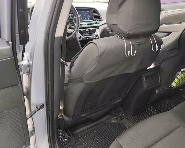 Серый Хендай Элантра, объемом двигателя 2 л и пробегом 179 тыс. км за 13800 $, фото 32 на Automoto.ua