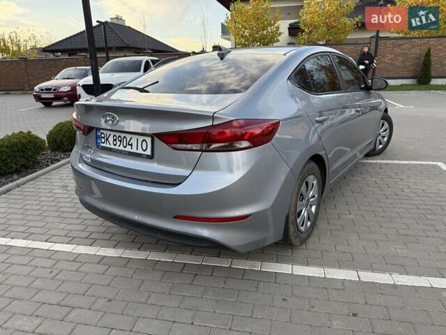 Сірий Хендай Елантра, об'ємом двигуна 2 л та пробігом 225 тис. км за 10300 $, фото 8 на Automoto.ua