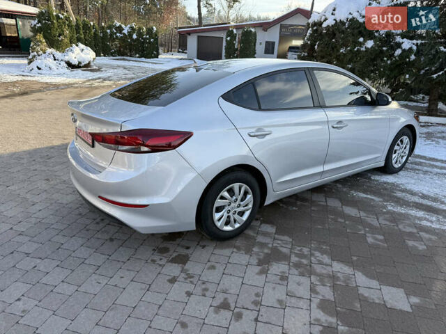 Серый Хендай Элантра, объемом двигателя 2 л и пробегом 138 тыс. км за 9900 $, фото 3 на Automoto.ua