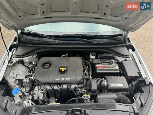 Серый Хендай Элантра, объемом двигателя 2 л и пробегом 173 тыс. км за 10850 $, фото 13 на Automoto.ua