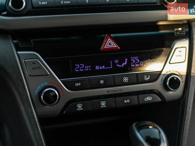 Серый Хендай Элантра, объемом двигателя 1.59 л и пробегом 92 тыс. км за 13800 $, фото 24 на Automoto.ua