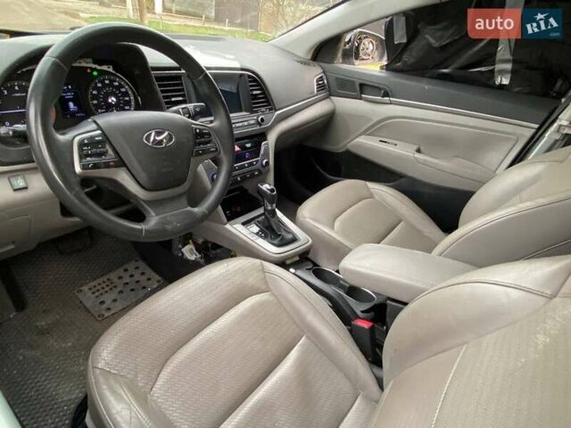 Серый Хендай Элантра, объемом двигателя 2 л и пробегом 150 тыс. км за 2800 $, фото 6 на Automoto.ua