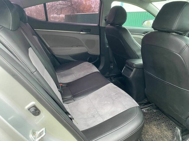 Серый Хендай Элантра, объемом двигателя 2 л и пробегом 115 тыс. км за 11300 $, фото 5 на Automoto.ua