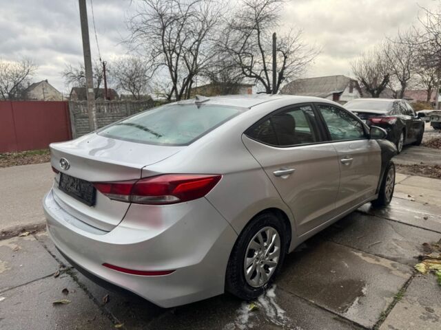 Серый Хендай Элантра, объемом двигателя 2 л и пробегом 150 тыс. км за 3800 $, фото 2 на Automoto.ua